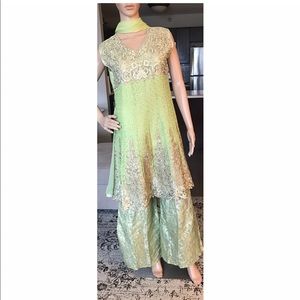 Pakistani outfit- New!!!